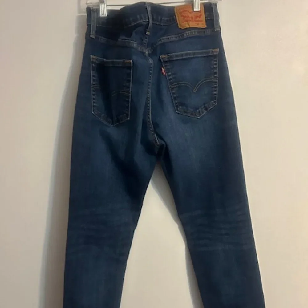 Levi's 541 distressed 5 pocket denim jean, size 34/32